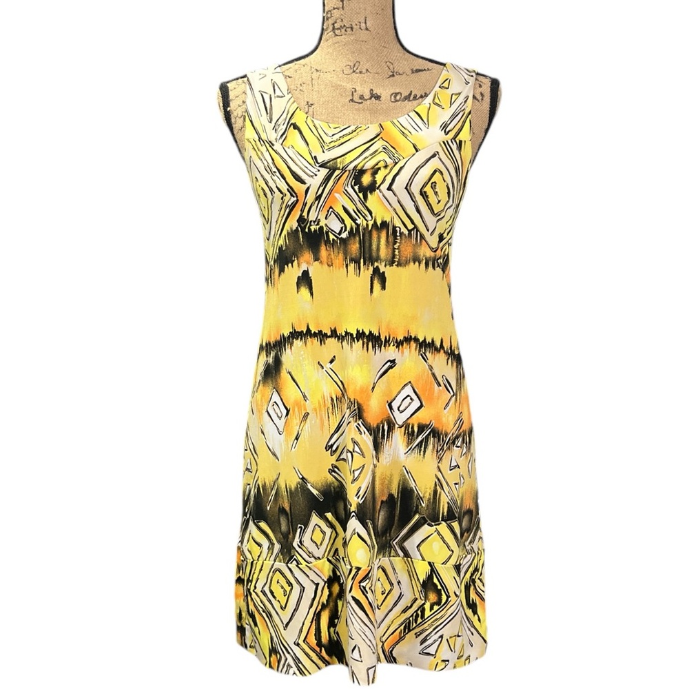 Sushi Flower. NWOT yellow / Black body con scoop neck pullover dress. Size large